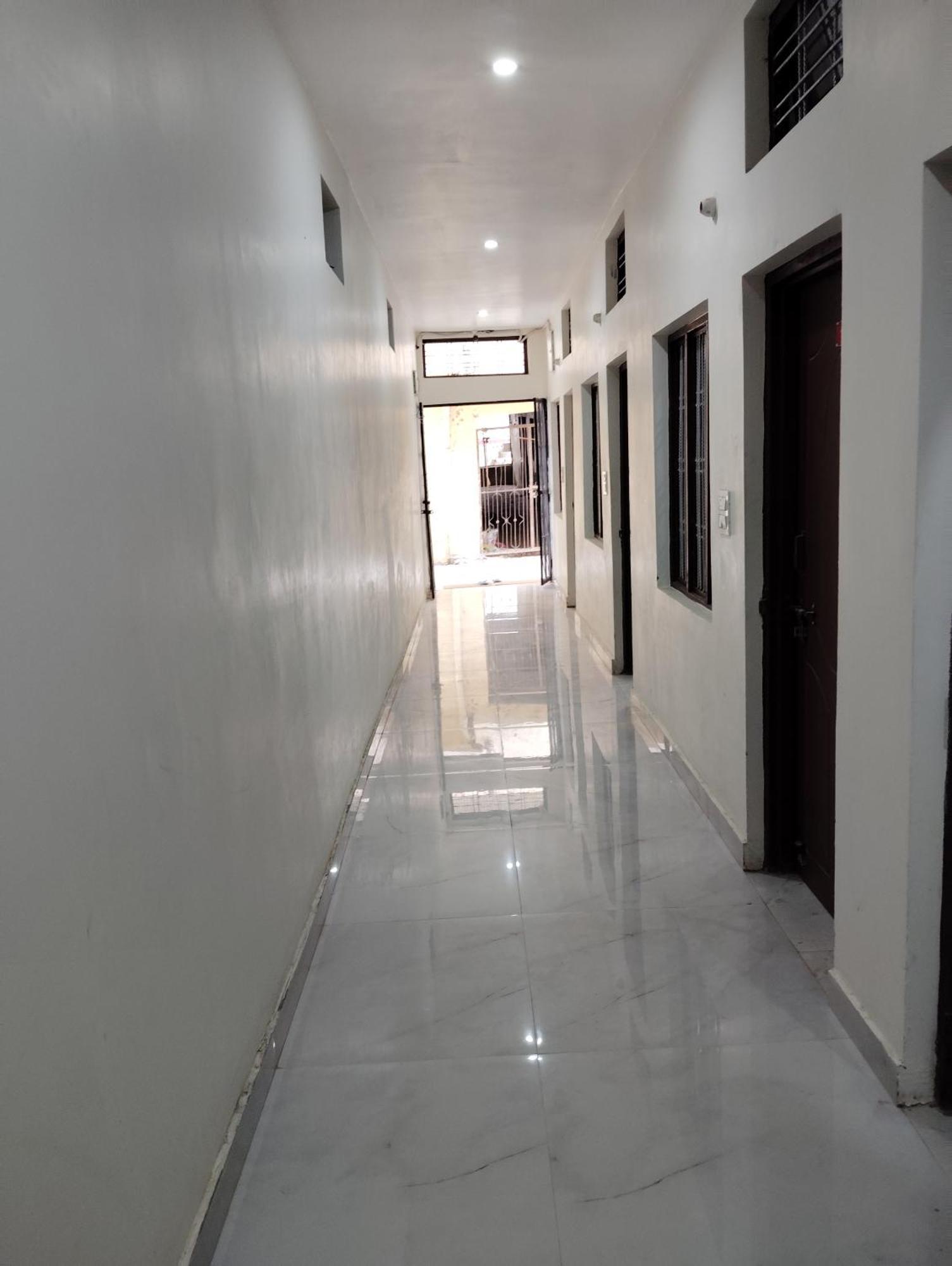 Hotel Narayana Residency Gupta Kashi ภายนอก รูปภาพ